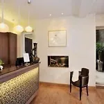 Des Champs-elysees 4*