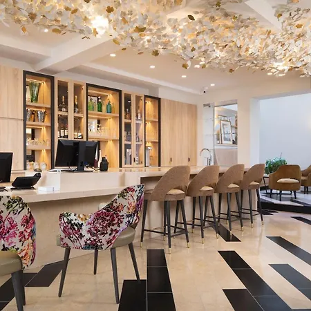 Des Champs-elysees Hotel 4*