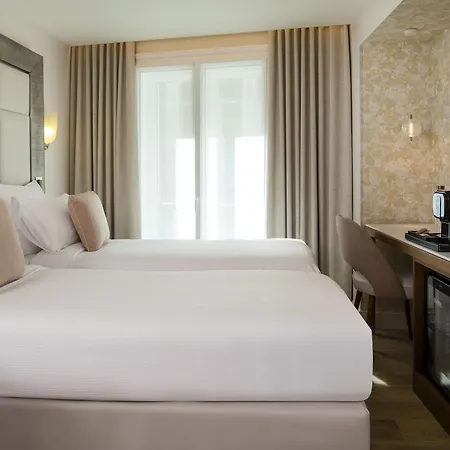 Hotel Des Champs-elysees 4*