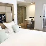 Des Champs-elysees Hotel