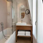Des Champs-elysees Hotel