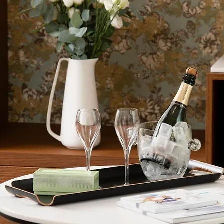 Des Champs-elysees Hotell 4*