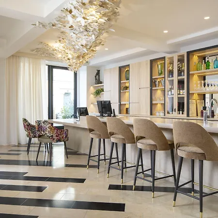 Des Champs-elysées Hotel Parigi