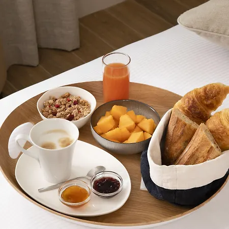 Des Champs-elysees Paris