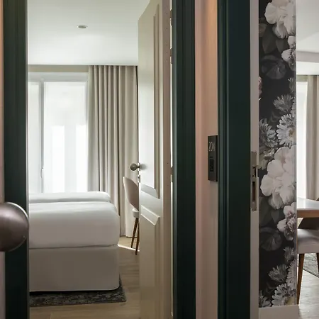 Des Champs-elysees 4* Paris