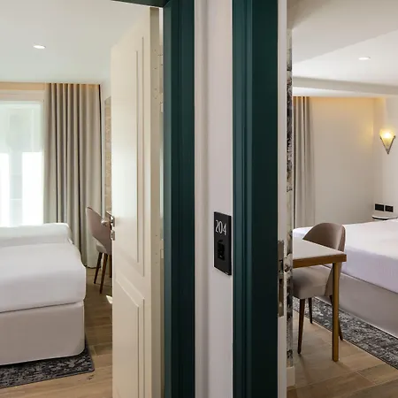 Des Champs-elysees Paris