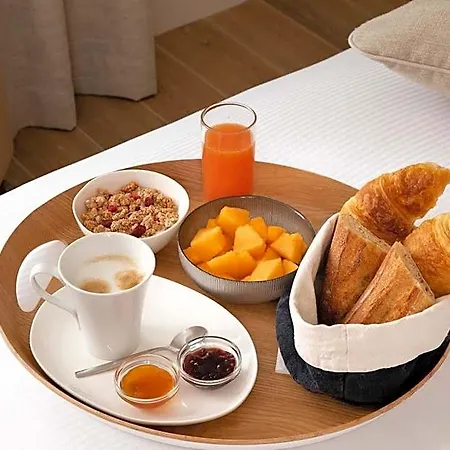 Hotell Des Champs-elysees 4*