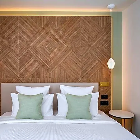 Des Champs-elysees Hotell