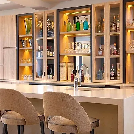Des Champs-elysees Hotell 4*