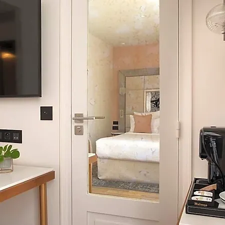 Hotell Des Champs-elysees 4*
