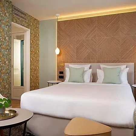 Hotell Des Champs-elysees 4*