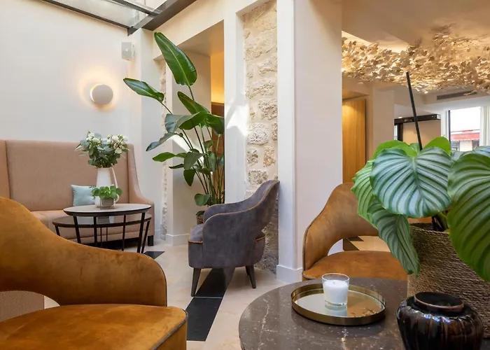 Des Champs-elysees 4*