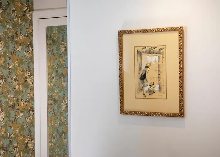 Des Champs-elysees Hotel