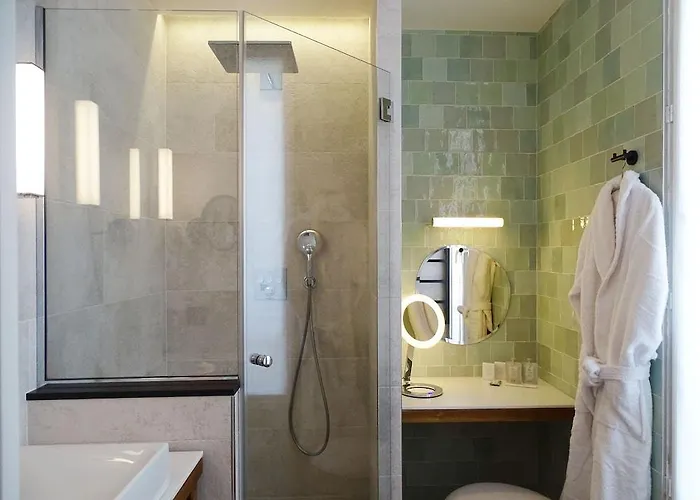 Hotel Des Champs-elysees 4*