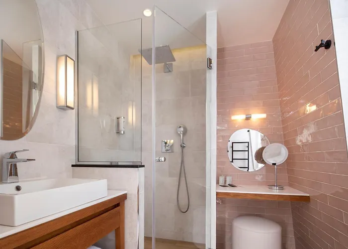 Des Champs-elysees Paris