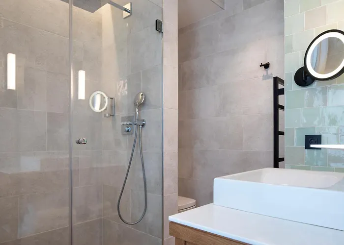 Des Champs-elysees Paris