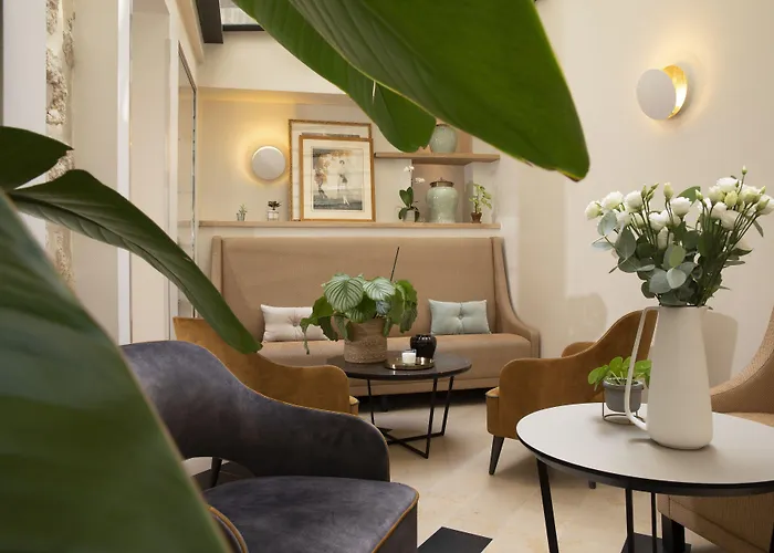 Hotel Des Champs-elysees 4*