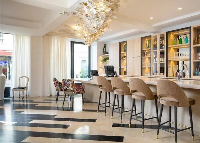 Des Champs-elysées Hotel París