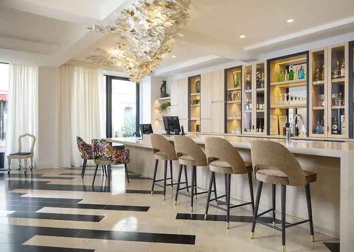 Des Champs-elysées Hotel París