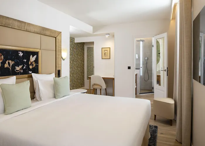 Des Champs-elysées Hotel París