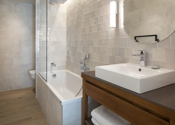 Hotel Des Champs-elysées 4*